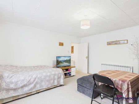 St Annes Road, Upperton, Eastbourne, BN21 - Photo 2