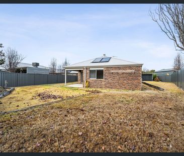 Charming Family Home in Killara Awaits! - Photo 3