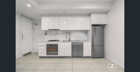 Modern Apartment with Spacious Balcony and Premium Features in a Prime Location - Photo 5