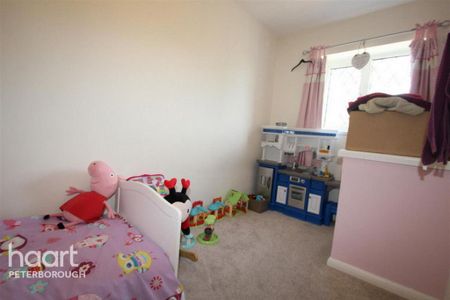 3 bedroom semi-detached house to rent - Photo 4