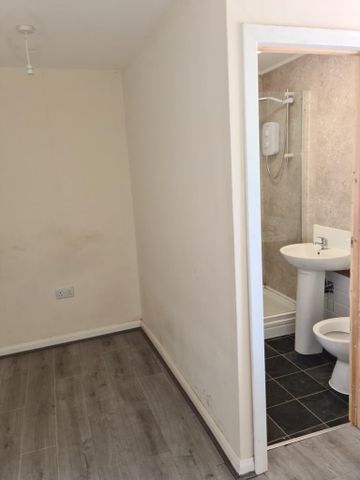 1 bedroom house of multiple occupation to rent - Photo 5