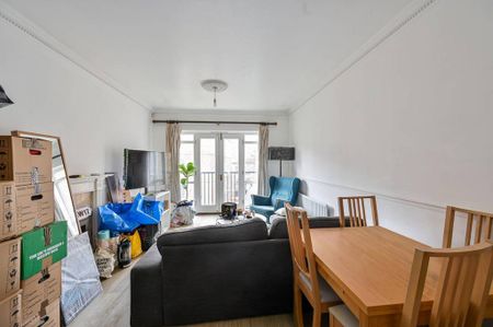 2 bedroom flat to rent - Photo 2