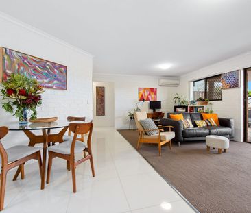 Spacious Apartment with Entertainer's Balcony in Central Annerley - Photo 1