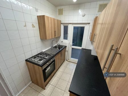 3 bedroom terraced house to rent - Photo 5