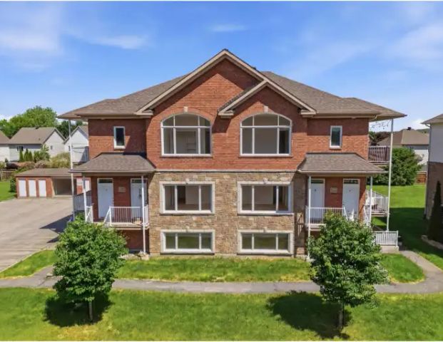 330 Boul. du Plateau, #2 | 330 Boul. du Plateau, #2, Gatineau - Photo 1