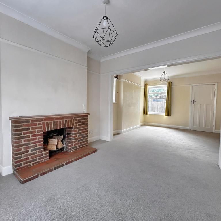 3 bedroom semi-detached house to rent - Photo 1