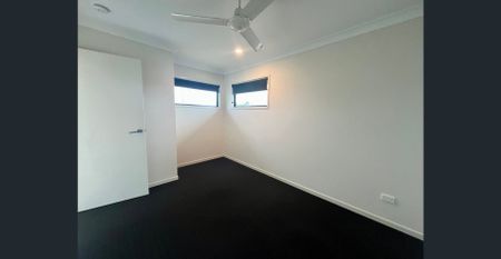 MODERN FAMILY HOME IN MIRAFLORES ESTATE - Photo 3