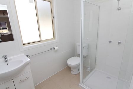 Quaint Cottage - Fantastic Location - Photo 4