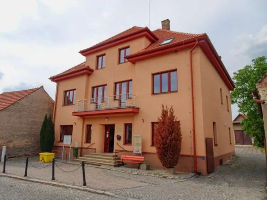 Pronájem nového bytu 1+kk v Byšicích - Photo 1