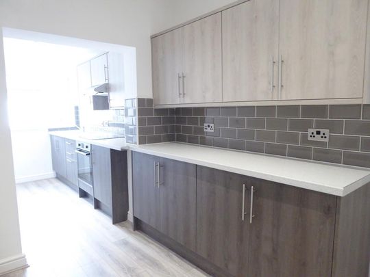 2 Bedroom Terraced House To Rent - Photo 1