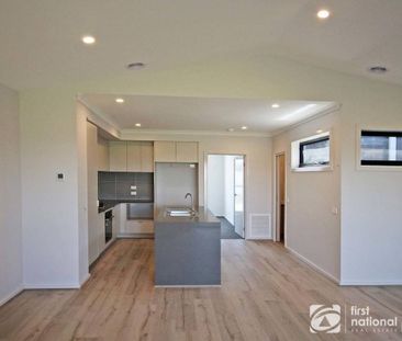 TOWNHOUSE - ELISTON ESTATE CLYDE - Photo 2