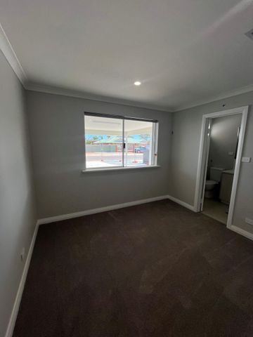 Beautiful, Brand New 3x2 Unit - Photo 3