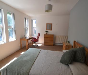 5 bedroom detached house to rent - Photo 1