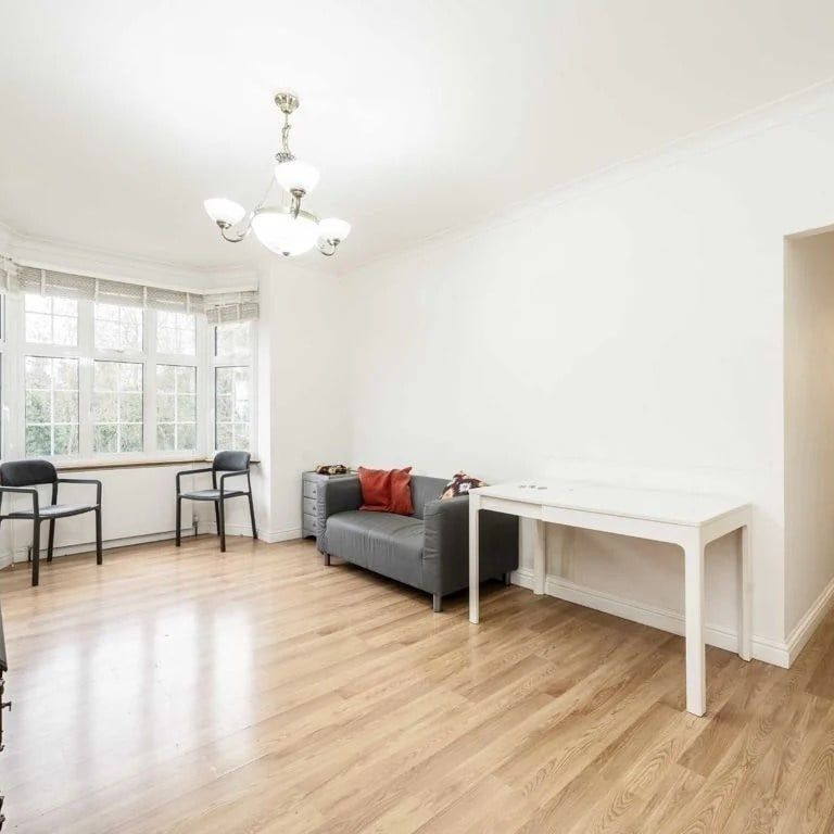 2 Bed Flat, Greystoke Court, W5 - Photo 1