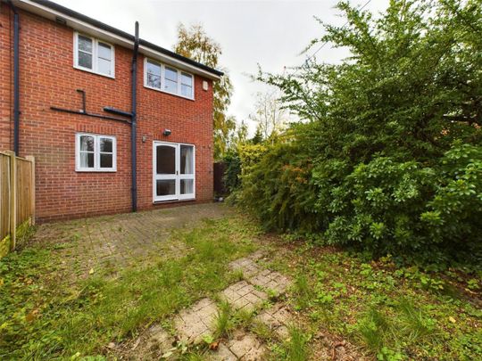 Heron Drive, Lenton, Nottingham, Nottinghamshire, NG7 - Photo 1