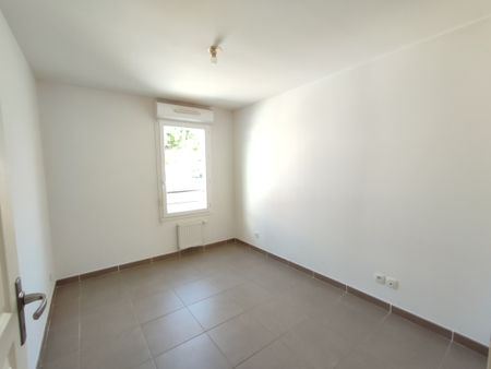 Location Appartement 3 pièces 61m² MARSEILLE 6ème - Photo 4
