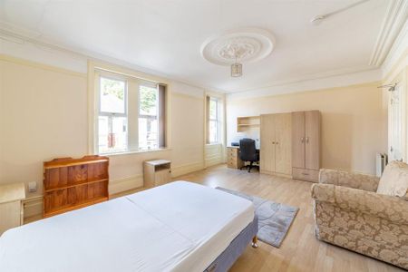 6 bedroom terraced house to rent - Photo 5