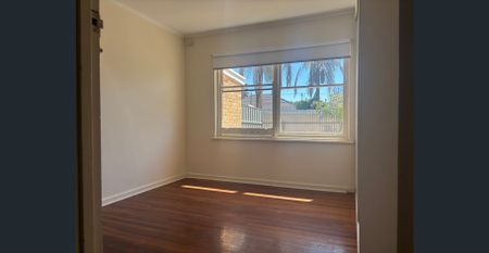 2 bedroom unit WITH 2 bathrooms - you don't see that very often! - Photo 3