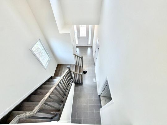 For Lease - 21 Royal Oak Crescent, Loyalist, Ontario - Photo 1