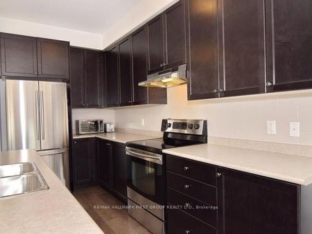 Semi-Detached Home For Lease | E7398868 - Photo 4