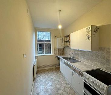 The Hollies, Worcester Road, Malvern, Worcestershire, WR14 - Photo 4