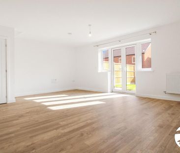 4 bedroom detached house to rent - Photo 3
