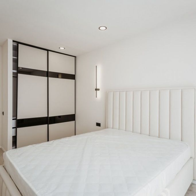 Apartament in zona13 Septembrie - Fotografie 1