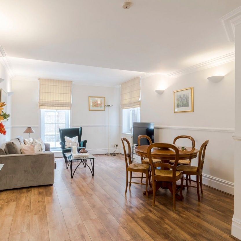 York Place Mansions, Baker Street, Marylebone, London, W1U - Photo 1