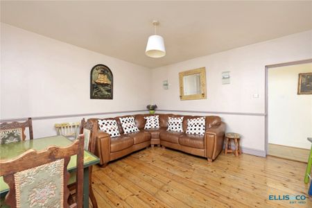 Burnham Estate, E2, London - Photo 2