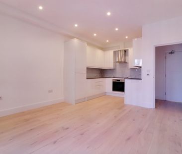 Flat 4, High Road , Harrow Weald, HA3 - Photo 6