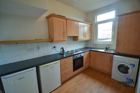 67b Albert Road, Carrickfergus, BT38 8AD - Photo 2