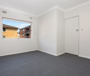 AFFORDABLE TWO BEDROOM UNIT IN GREAT LOCATION. - Photo 1