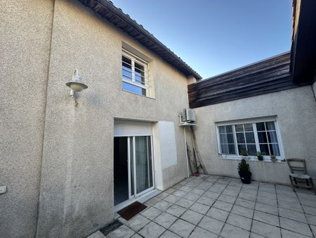 Location Appartement 3 pièces 83m² ANGOULEME 16000 - Photo 5