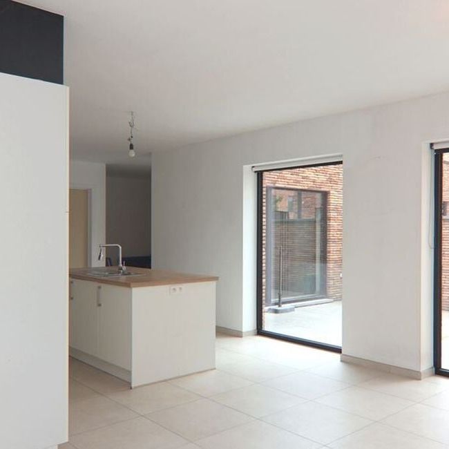 Eengezinswoning te huur in Sint-Truiden voor € 1.300 met 3 slaapkamers - Foto 1