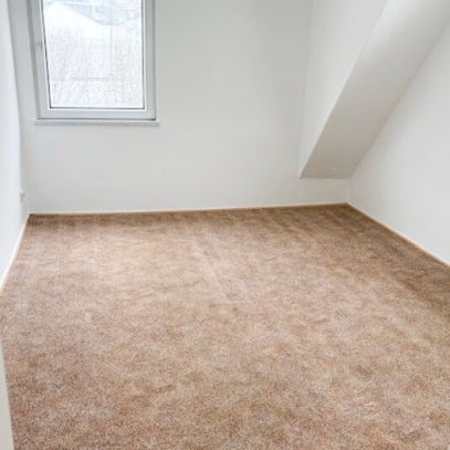 3-Raum-Wohnung mit Wintergarten und Einbauküche in schöner Ortslage von Bärenstein! - Foto 1