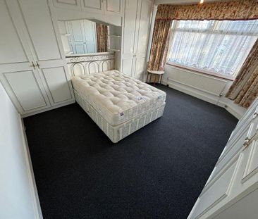 3 bedroom semi-detached house to rent - Photo 4