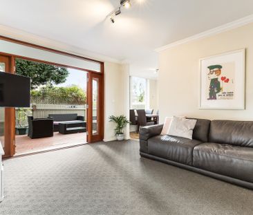 Exclusive Ground Floor Apartment With Entertaining Deck... - Photo 5