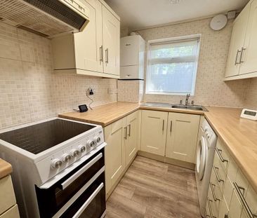 1 bedroom ground floor flat to rent - Photo 1