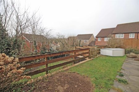 4 Bedroom House - Detached - Photo 3