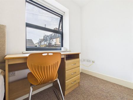 1 bedroom property to rent - Photo 2