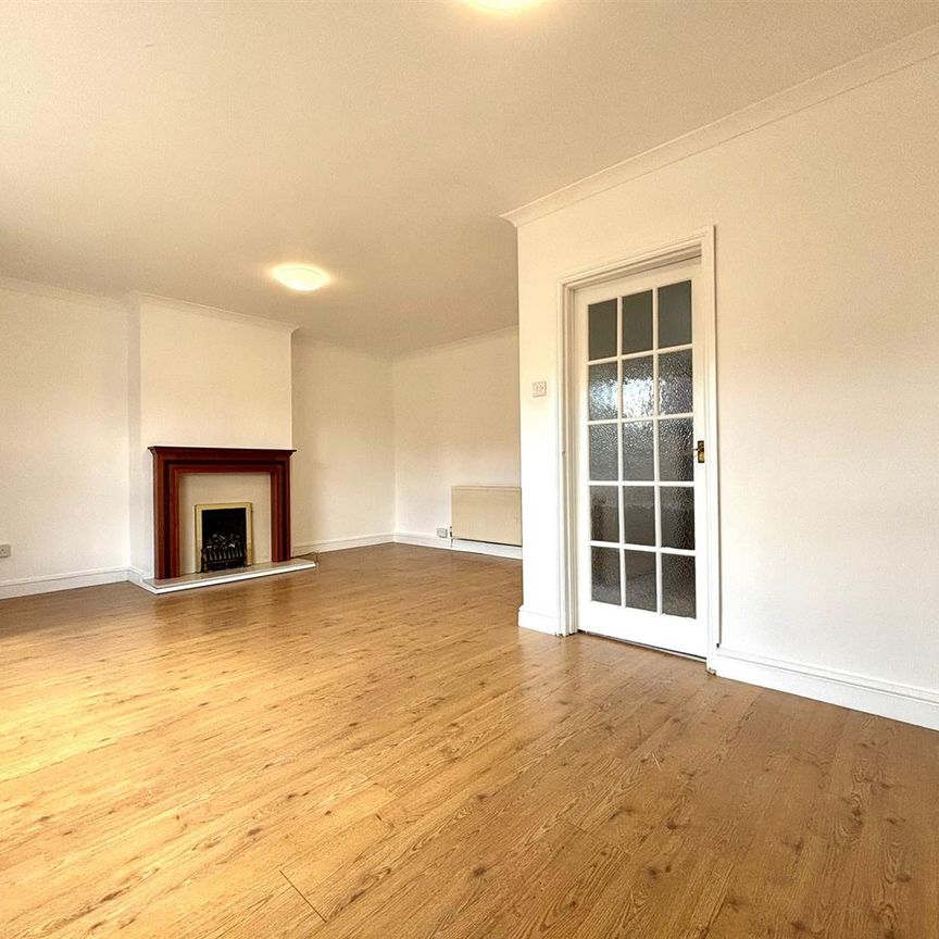 3 bedroom house - semi-detached - Photo 1