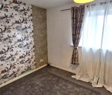 2 bedroom end of terrace house to rent - Photo 4