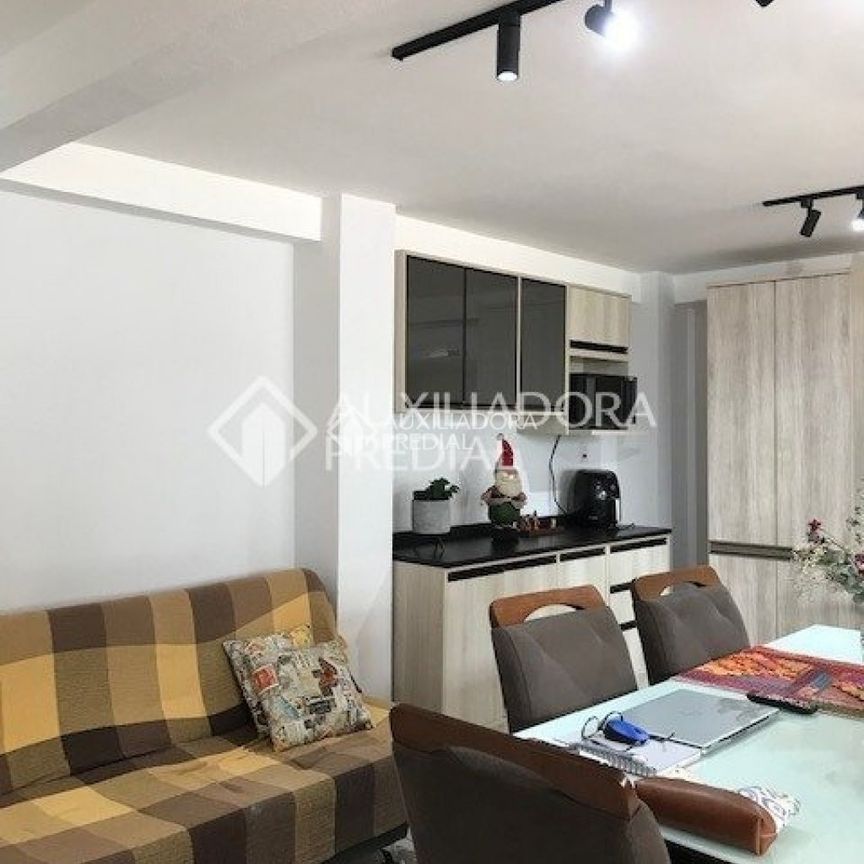 Casa com 4 quartos e 350m² para alugar em Camaquã, Porto Alegre. - Foto 1