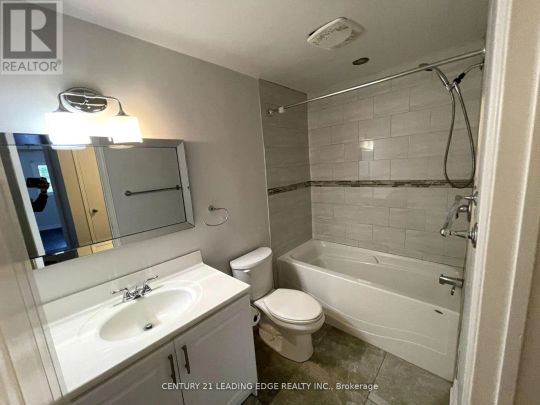 5 TRAWLEY CRESCENT - Photo 1