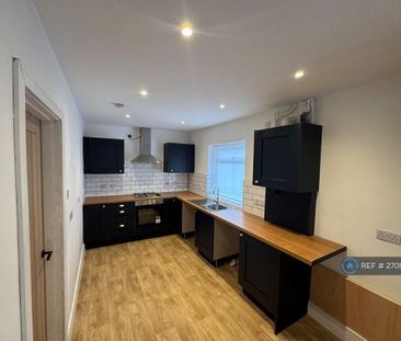 2 bedroom end of terrace house to rent - Photo 3