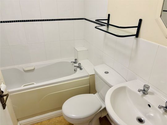 1 bedroom studio to rent The Foxgloves, Hedge End, Southampton, SO30 - Photo 1