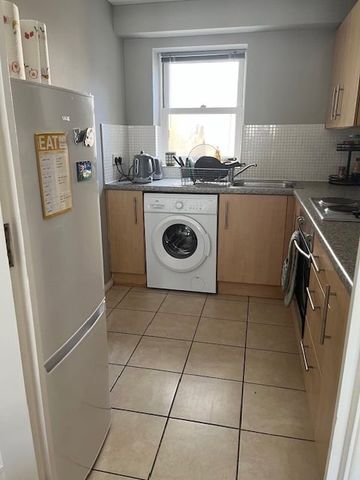 1 Bed Flat, Marlow Court, BN2 - Photo 2