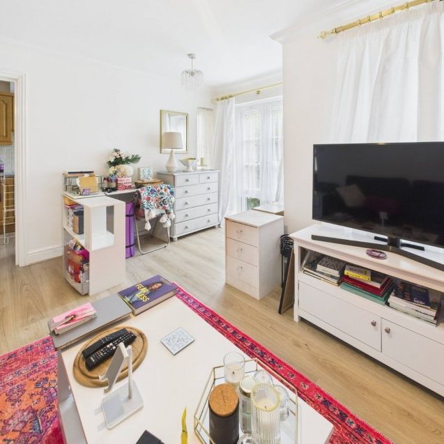 Upton Park, Slough, Berkshire,SL1 - Photo 1