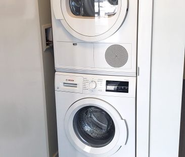 $3,000 / 2br – 763ft2 – LARGE corner unit with Stunning views 2 BED... - Photo 5