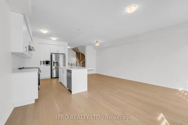 Condo Townhouse For Lease | W9253904 - Photo 1
